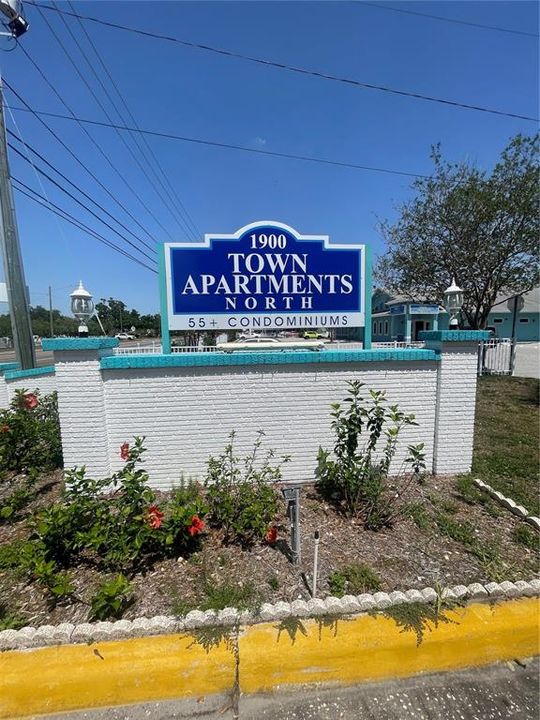 待售: $79,000 (1 贝兹, 1 浴室, 585 平方英尺)