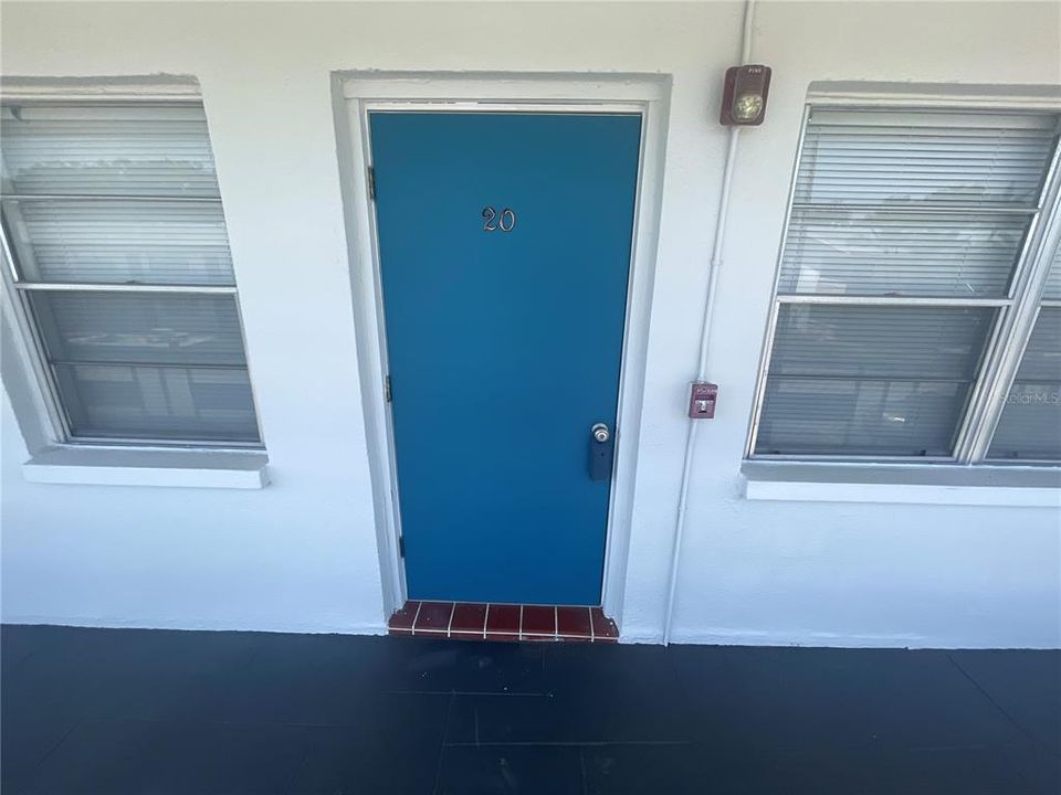 待售: $79,000 (1 贝兹, 1 浴室, 585 平方英尺)