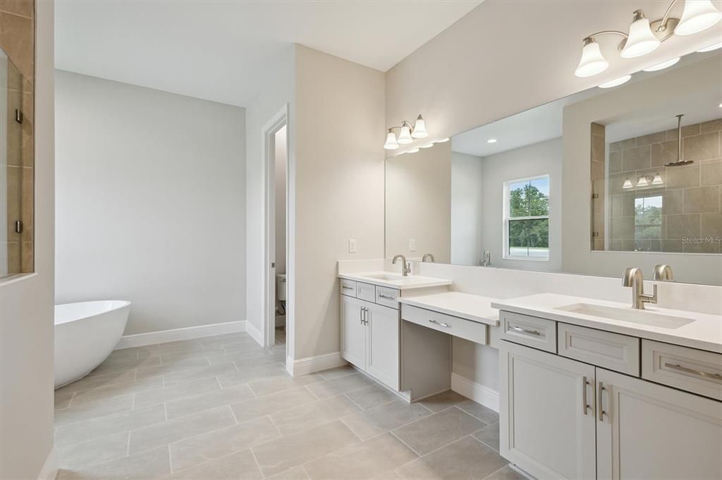 En Venta: $959,990 (5 camas, 4 baños, 3899 Pies cuadrados)