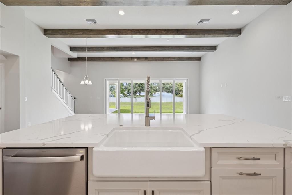 En Venta: $959,990 (5 camas, 4 baños, 3899 Pies cuadrados)