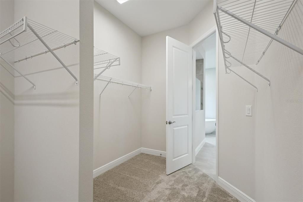 En Venta: $959,990 (5 camas, 4 baños, 3899 Pies cuadrados)