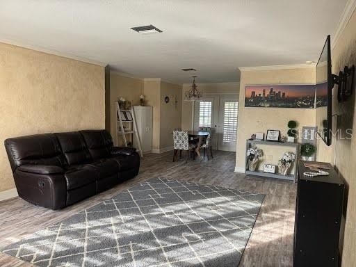 For Rent: $3,200 (3 beds, 2 baths, 1785 Square Feet)