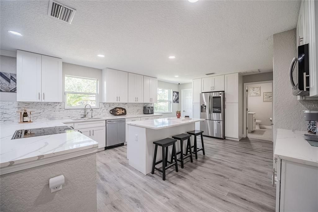 待售: $590,000 (4 贝兹, 2 浴室, 2700 平方英尺)