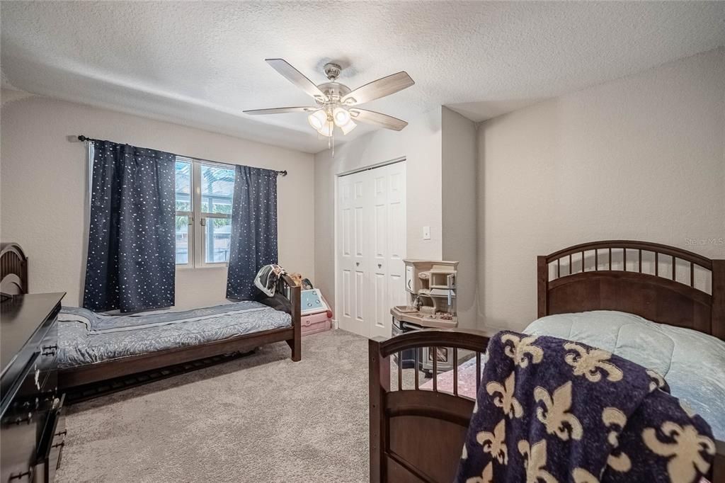 待售: $590,000 (4 贝兹, 2 浴室, 2700 平方英尺)