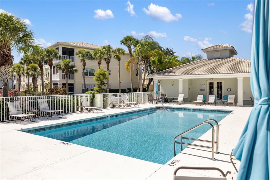 На продажу: $289,000 (2 спален, 2 ванн, 1334 Квадратных фут)