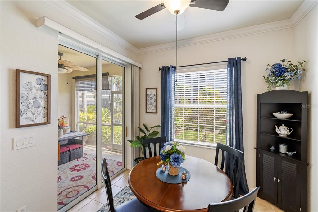 На продажу: $289,000 (2 спален, 2 ванн, 1334 Квадратных фут)