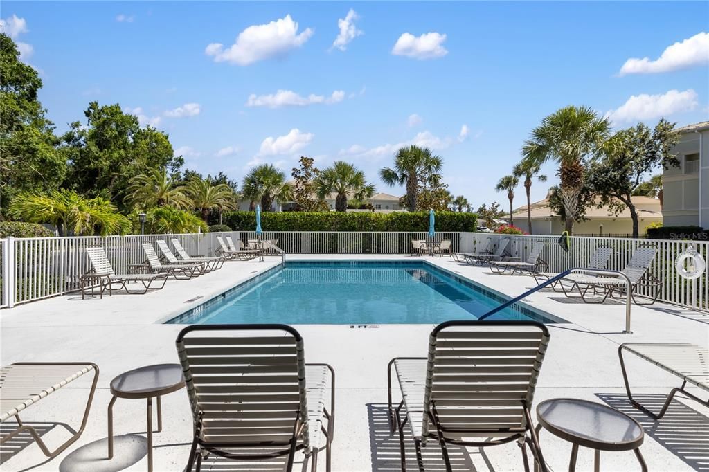 На продажу: $289,000 (2 спален, 2 ванн, 1334 Квадратных фут)