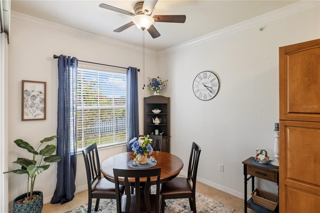 На продажу: $289,000 (2 спален, 2 ванн, 1334 Квадратных фут)