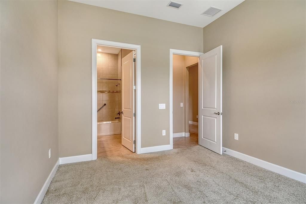 For Sale: $639,000 (3 beds, 2 baths, 2297 Square Feet)