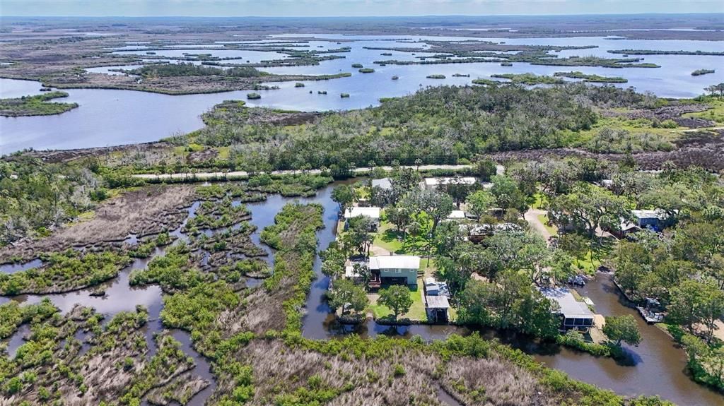 For Sale: $350,000 (2 beds, 1 baths, 720 Square Feet)