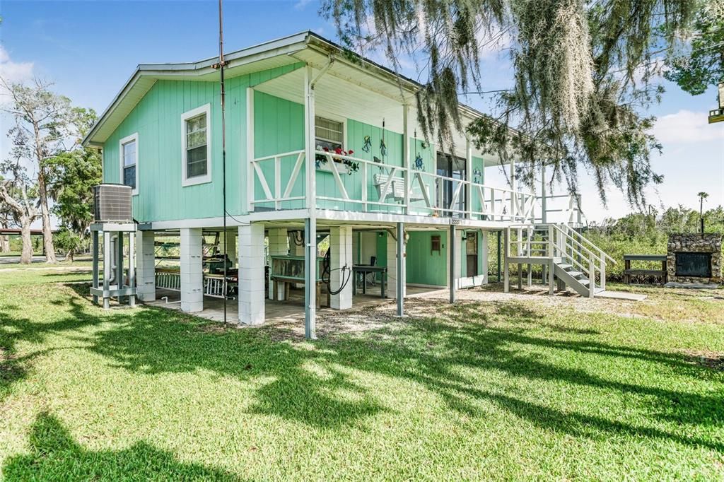 For Sale: $350,000 (2 beds, 1 baths, 720 Square Feet)