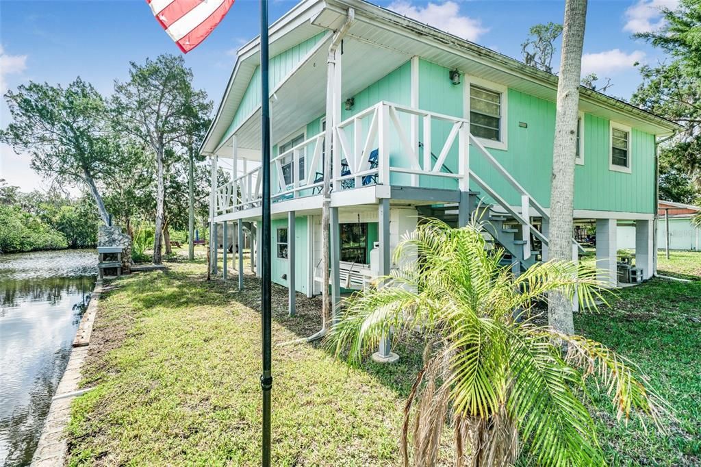 For Sale: $350,000 (2 beds, 1 baths, 720 Square Feet)