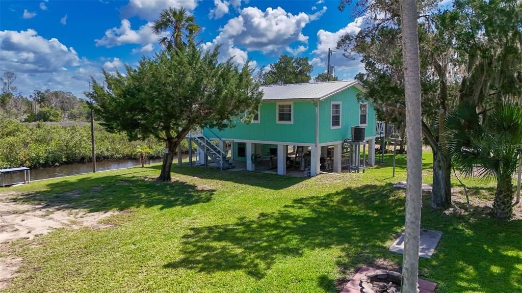 For Sale: $350,000 (2 beds, 1 baths, 720 Square Feet)