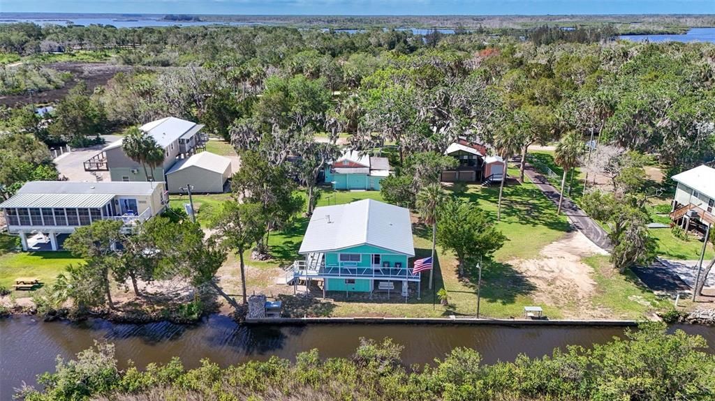 For Sale: $350,000 (2 beds, 1 baths, 720 Square Feet)