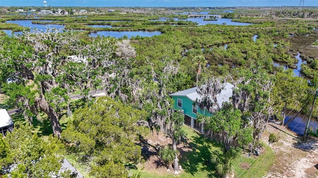 For Sale: $350,000 (2 beds, 1 baths, 720 Square Feet)