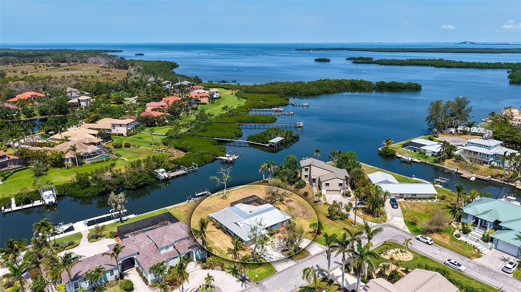 For Sale: $975,000 (4 beds, 2 baths, 1941 Square Feet)