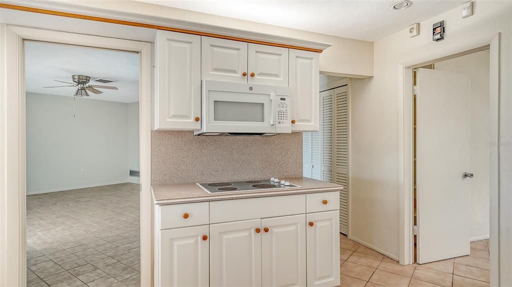 For Sale: $975,000 (4 beds, 2 baths, 1941 Square Feet)