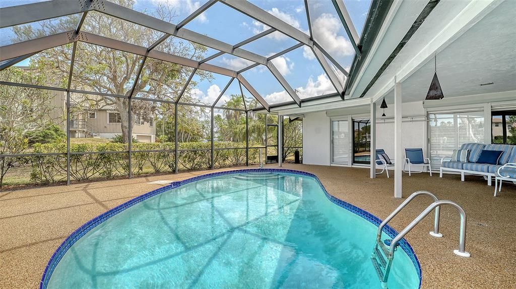 For Sale: $975,000 (4 beds, 2 baths, 1941 Square Feet)