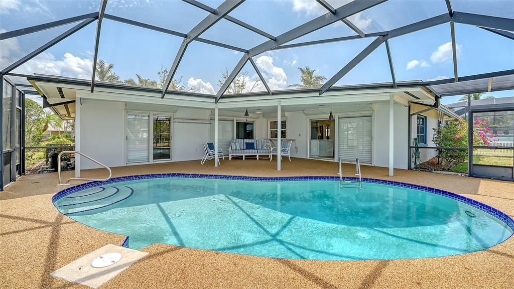 For Sale: $975,000 (4 beds, 2 baths, 1941 Square Feet)