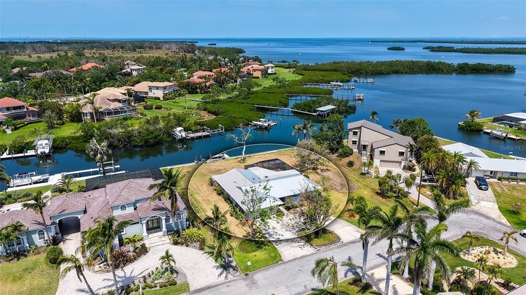 For Sale: $975,000 (4 beds, 2 baths, 1941 Square Feet)