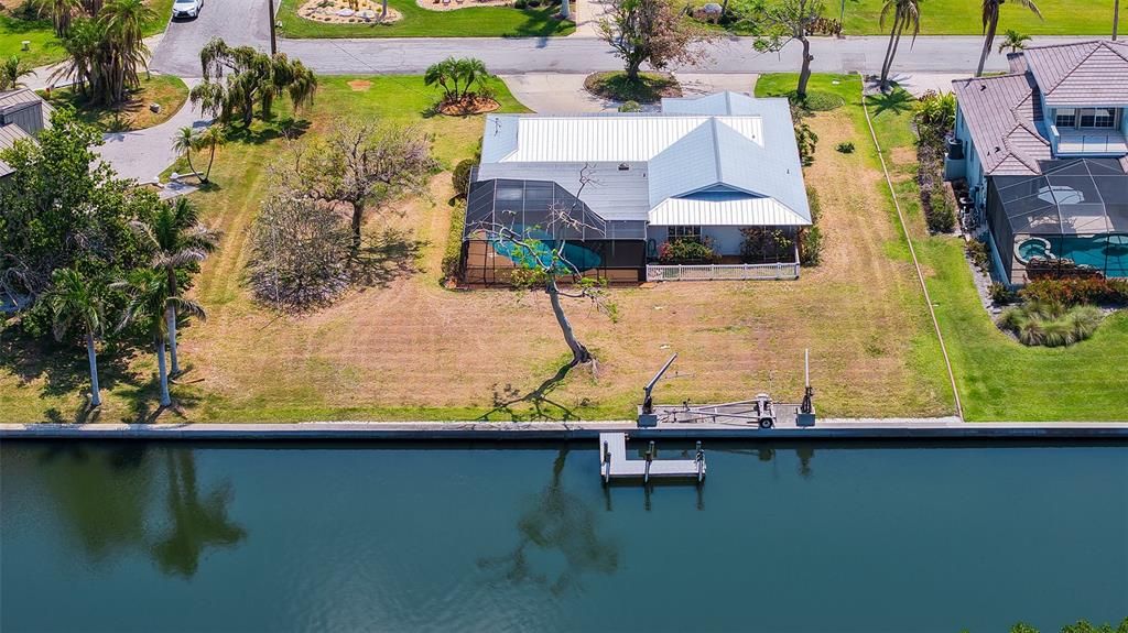 For Sale: $975,000 (4 beds, 2 baths, 1941 Square Feet)