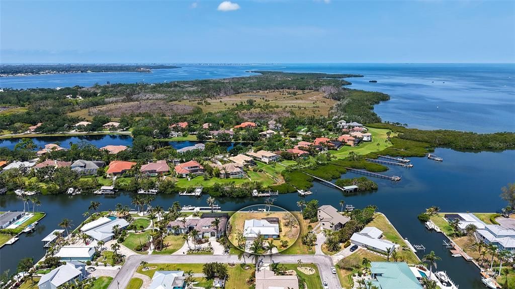 For Sale: $975,000 (4 beds, 2 baths, 1941 Square Feet)