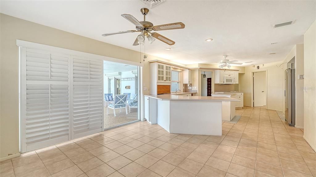 For Sale: $975,000 (4 beds, 2 baths, 1941 Square Feet)