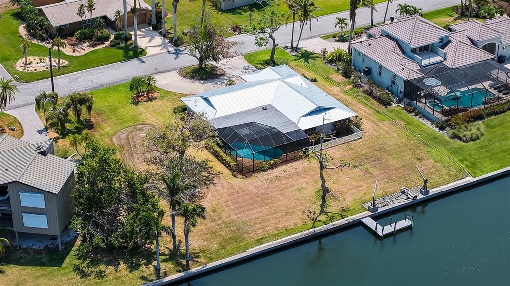 For Sale: $975,000 (4 beds, 2 baths, 1941 Square Feet)