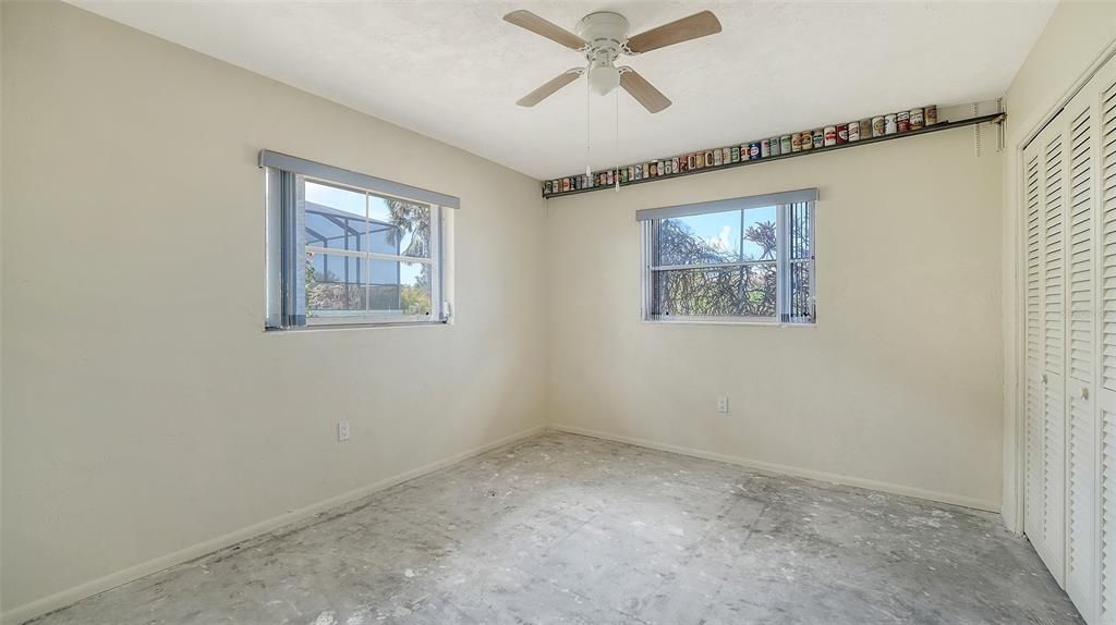 For Sale: $975,000 (4 beds, 2 baths, 1941 Square Feet)