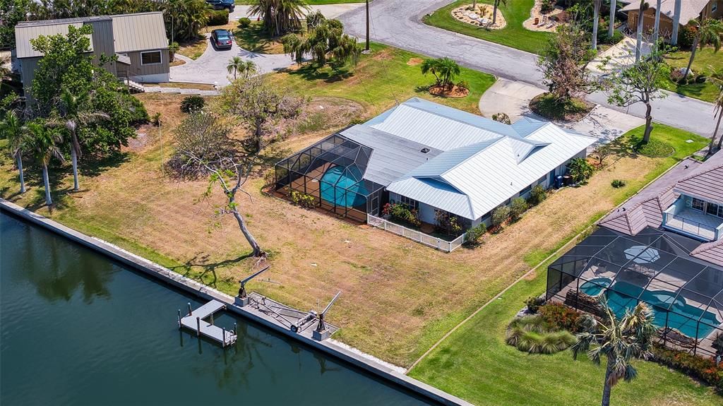 For Sale: $975,000 (4 beds, 2 baths, 1941 Square Feet)