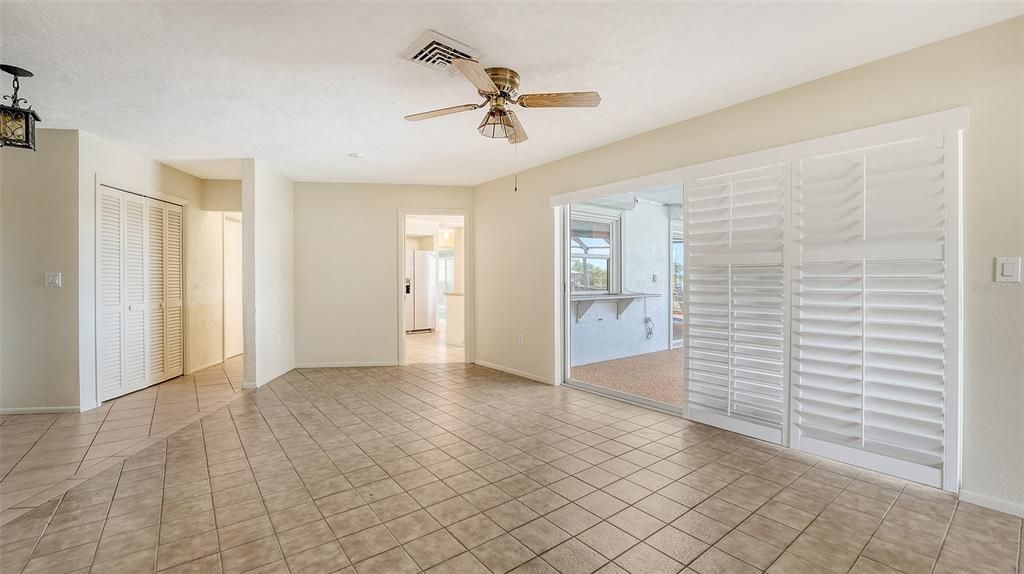 For Sale: $975,000 (4 beds, 2 baths, 1941 Square Feet)