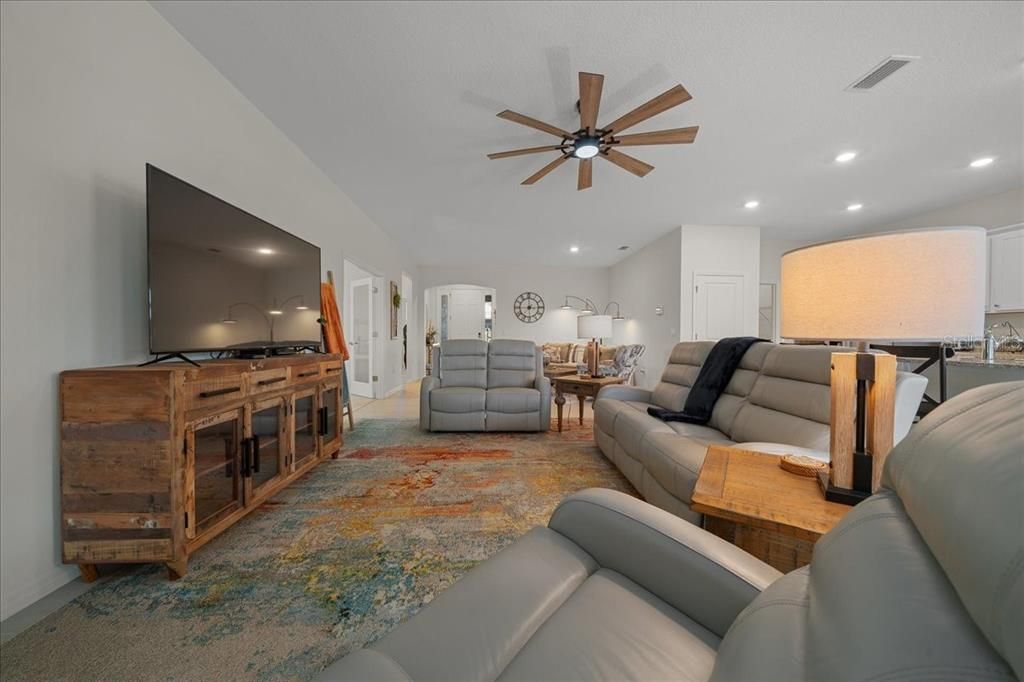 For Sale: $327,000 (3 beds, 2 baths, 1853 Square Feet)