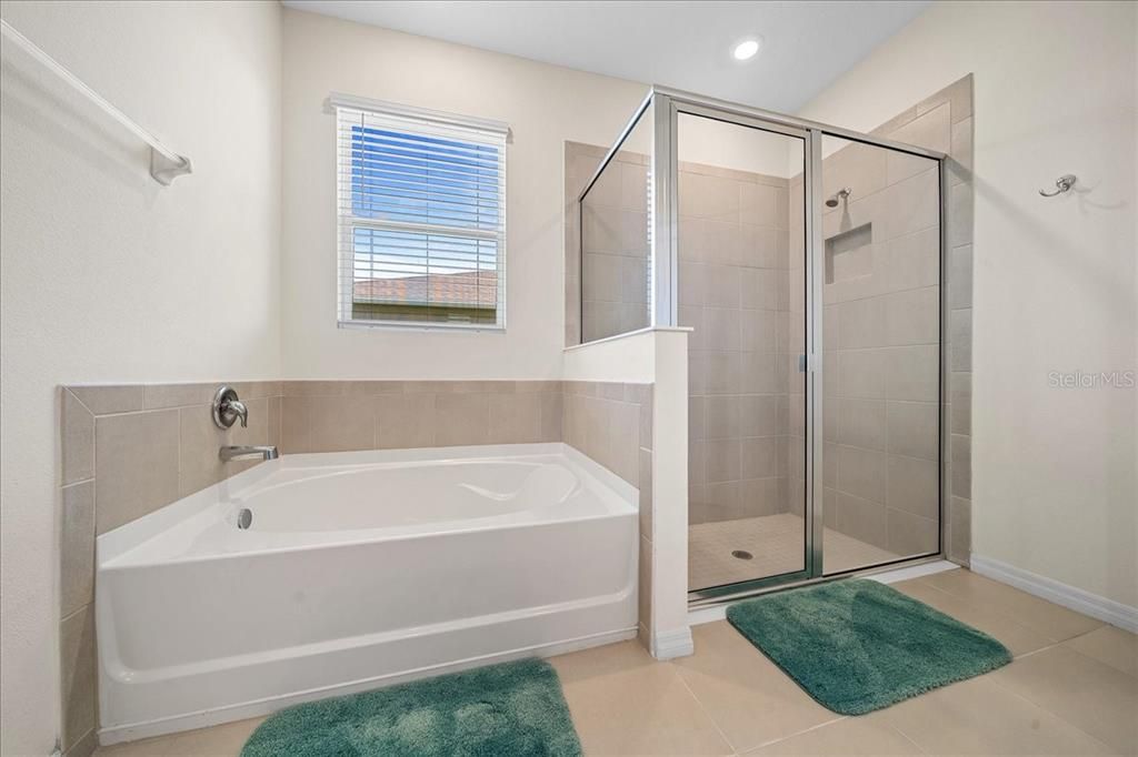 For Sale: $327,000 (3 beds, 2 baths, 1853 Square Feet)