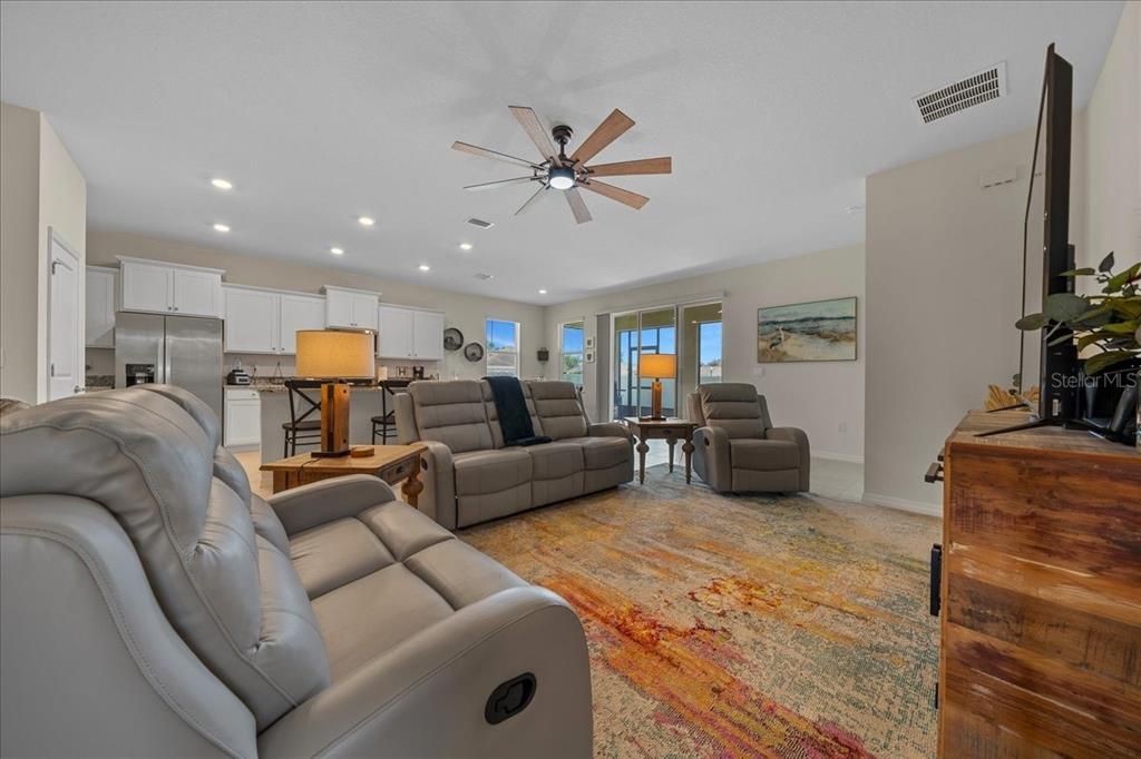 For Sale: $327,000 (3 beds, 2 baths, 1853 Square Feet)