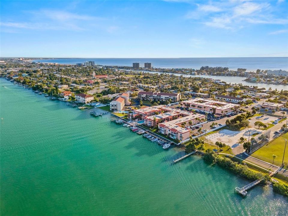 For Sale: $299,900 (1 beds, 1 baths, 470 Square Feet)