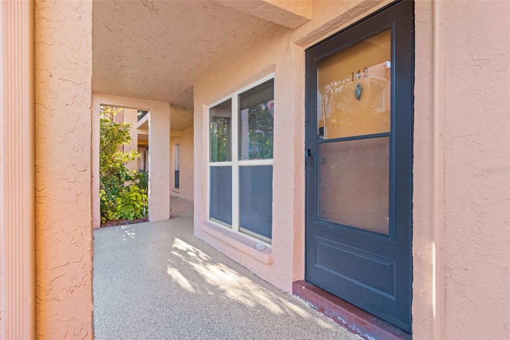 For Sale: $299,900 (1 beds, 1 baths, 470 Square Feet)