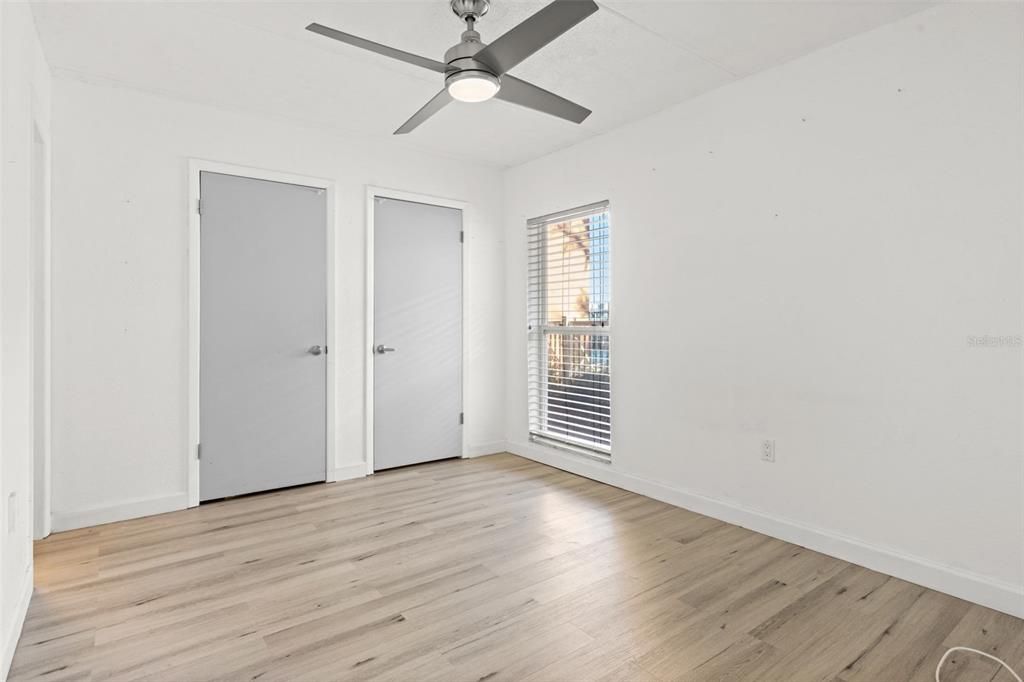 For Sale: $299,900 (1 beds, 1 baths, 470 Square Feet)