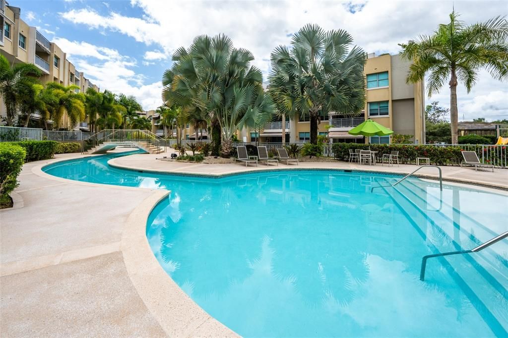 Activo con contrato: $375,000 (3 camas, 2 baños, 1180 Pies cuadrados)