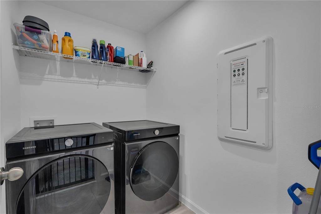 На продажу: $389,900 (3 спален, 2 ванн, 1664 Квадратных фут)