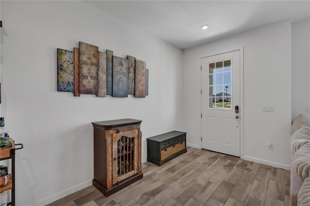 На продажу: $389,900 (3 спален, 2 ванн, 1664 Квадратных фут)