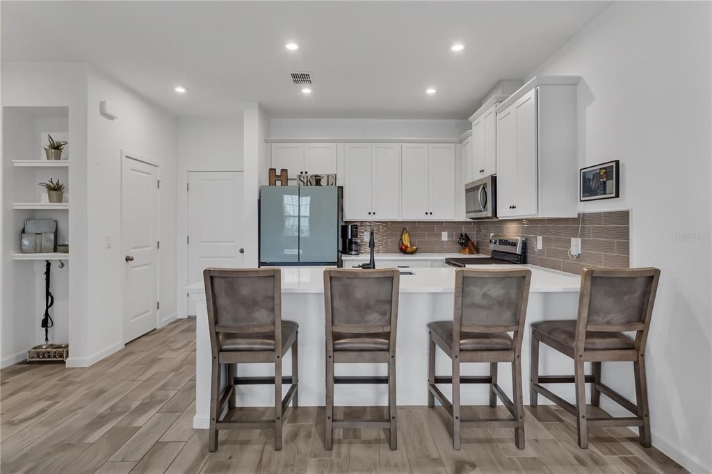 На продажу: $389,900 (3 спален, 2 ванн, 1664 Квадратных фут)