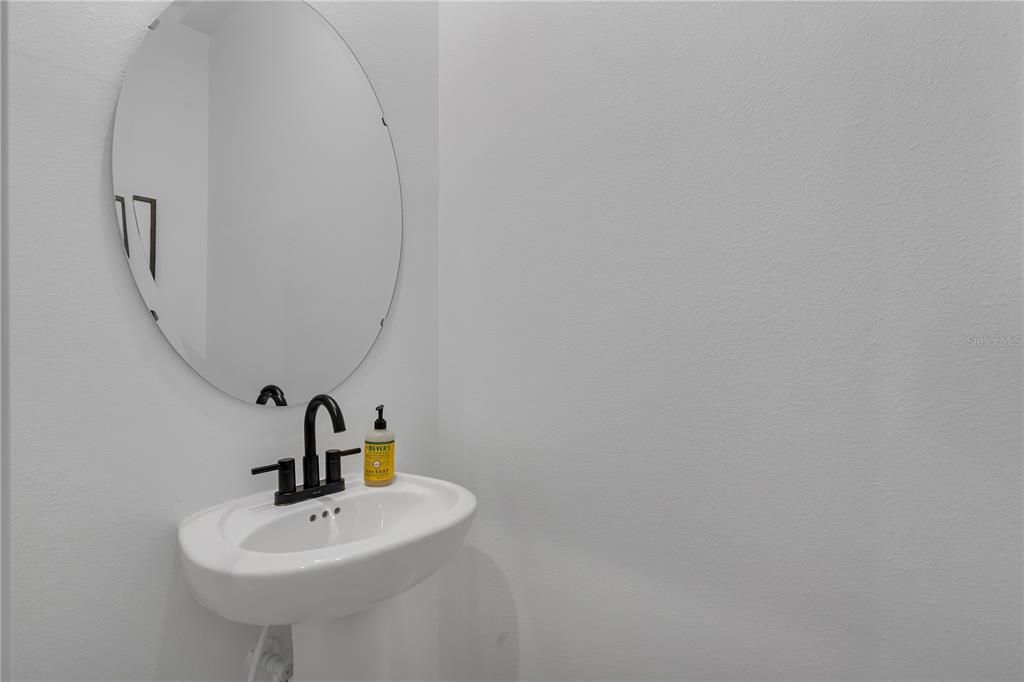 На продажу: $389,900 (3 спален, 2 ванн, 1664 Квадратных фут)