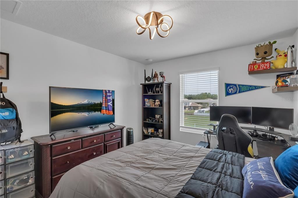 На продажу: $389,900 (3 спален, 2 ванн, 1664 Квадратных фут)