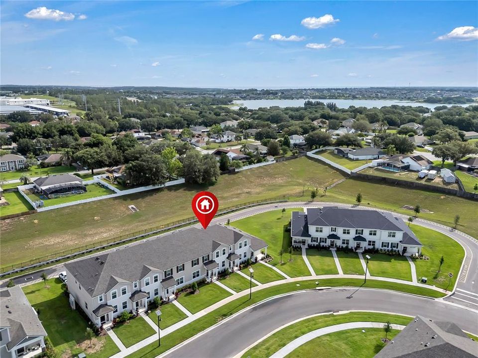 На продажу: $389,900 (3 спален, 2 ванн, 1664 Квадратных фут)