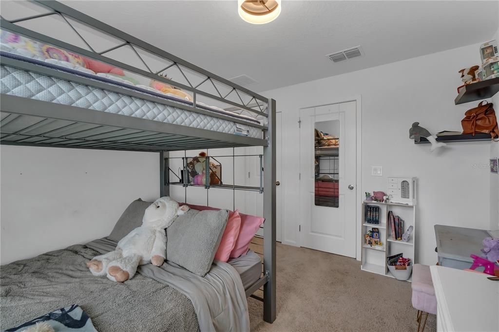 На продажу: $389,900 (3 спален, 2 ванн, 1664 Квадратных фут)