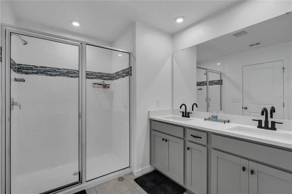 На продажу: $389,900 (3 спален, 2 ванн, 1664 Квадратных фут)