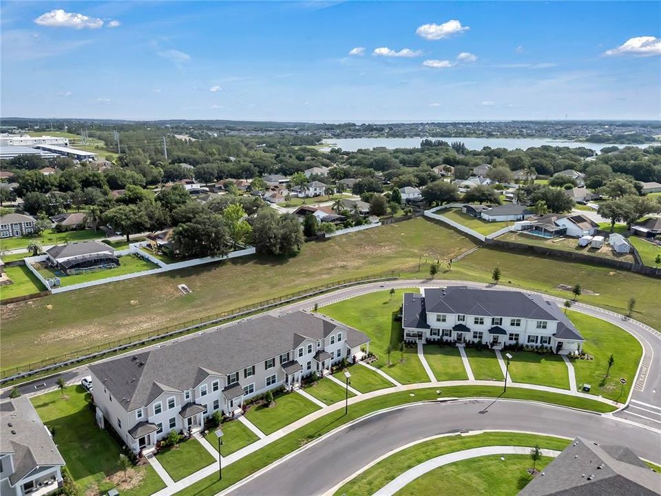 На продажу: $389,900 (3 спален, 2 ванн, 1664 Квадратных фут)