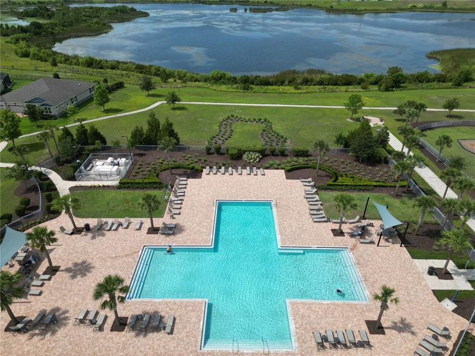 На продажу: $389,900 (3 спален, 2 ванн, 1664 Квадратных фут)