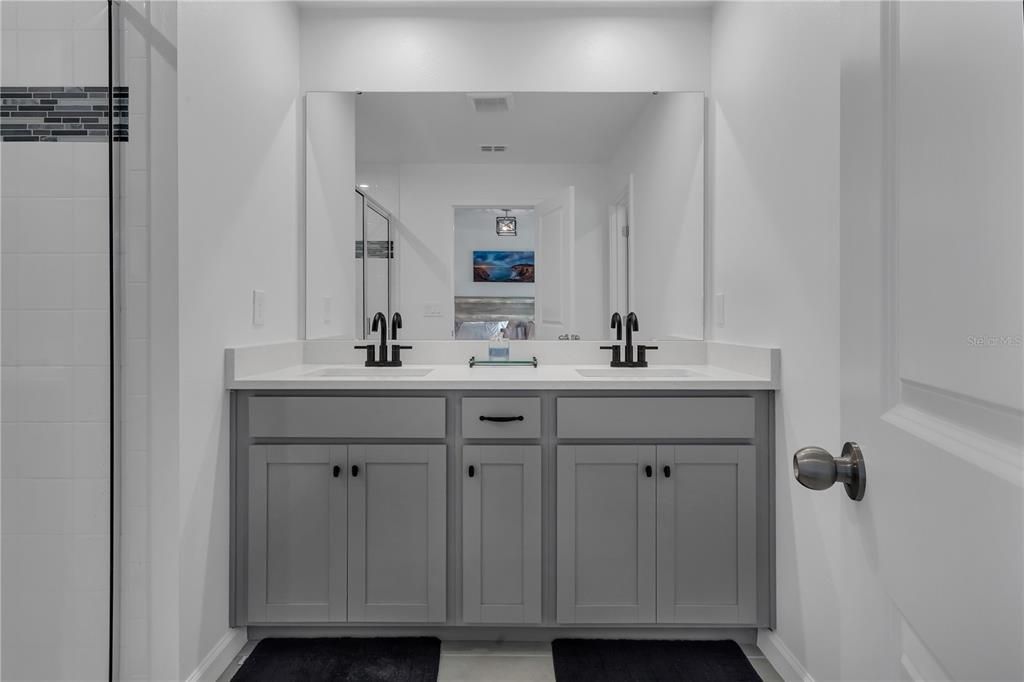 На продажу: $389,900 (3 спален, 2 ванн, 1664 Квадратных фут)