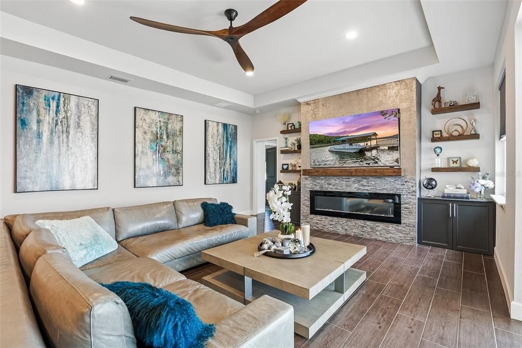 En Venta: $1,100,000 (5 camas, 4 baños, 3717 Pies cuadrados)